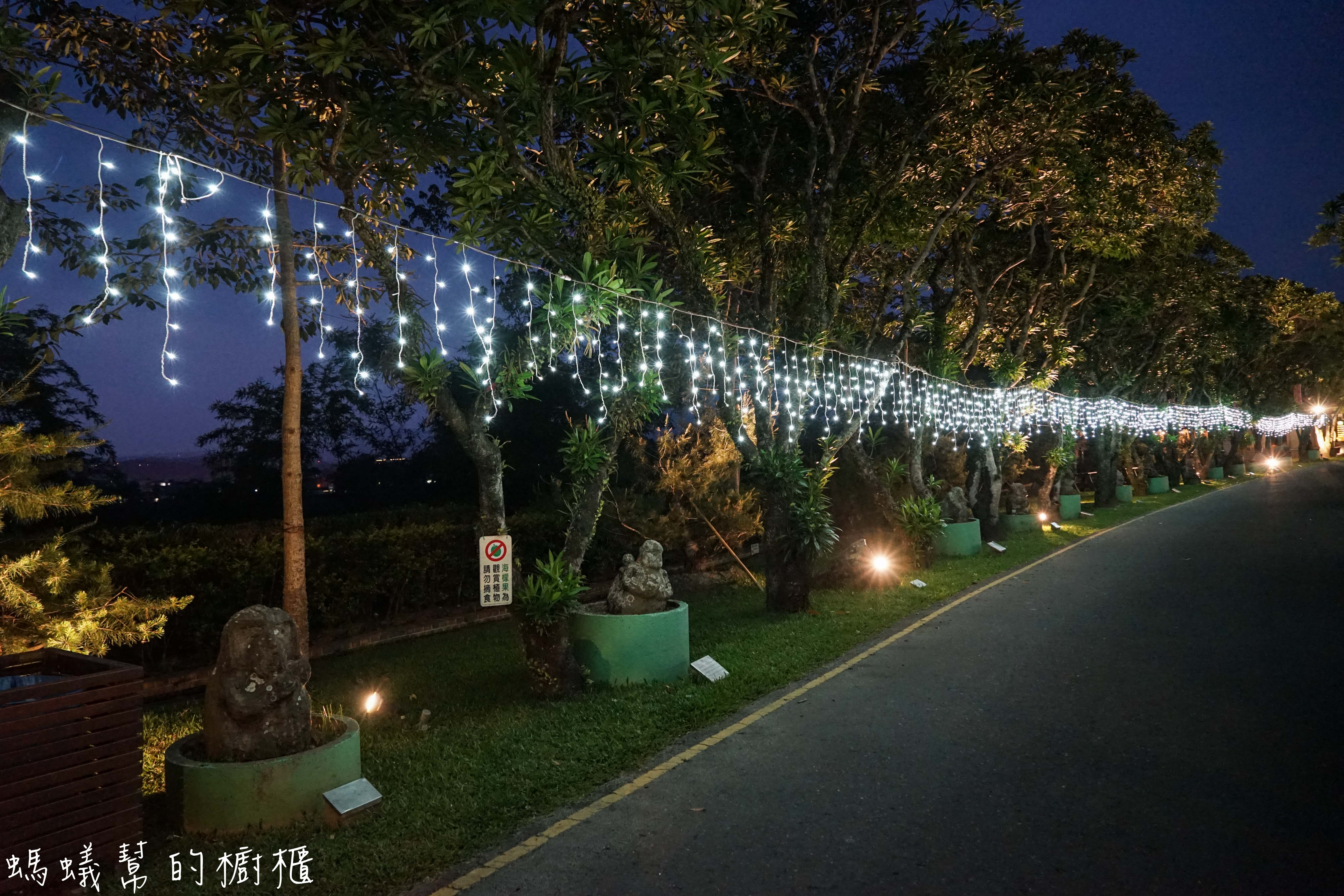 南投埔里牛耳藝術渡假村|日月潭埔里小木屋住宿推薦,漫步自然生態園區,欣賞藝術石雕、舒壓SPA館、雕之森樹屋餐廳,設備齊全的小木屋渡假推薦。 - 螞蟻幫的櫥櫃
