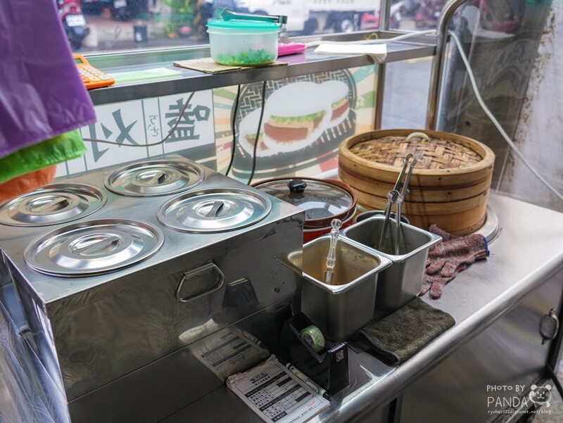 桃園中壢|嗑刈包-刈包專賣店.內壢火車站附近一份在手相當飽足的刈包