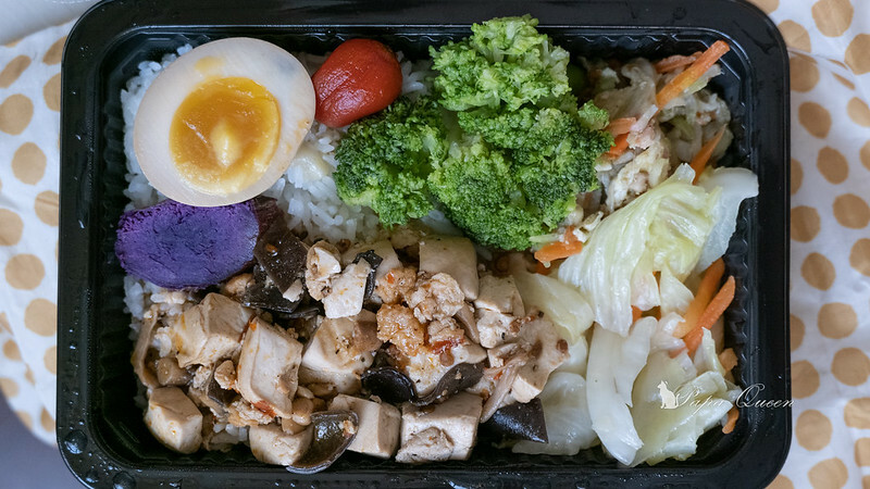 便當|台中 麥子家常料理maiz bento 蔬食餐盒/純素可…藍帶起司豬排 出乎意料的美味 好厚實