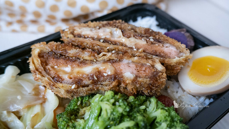 便當|台中 麥子家常料理maiz bento 蔬食餐盒/純素可…藍帶起司豬排 出乎意料的美味 好厚實