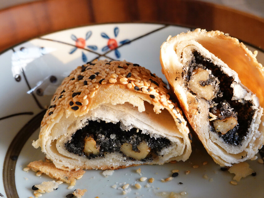 新北三重—源記赤肉胡椒餅｜酥脆餅皮包裹鹹香夠味肉餡｜文化北路、台北橋、三和夜市