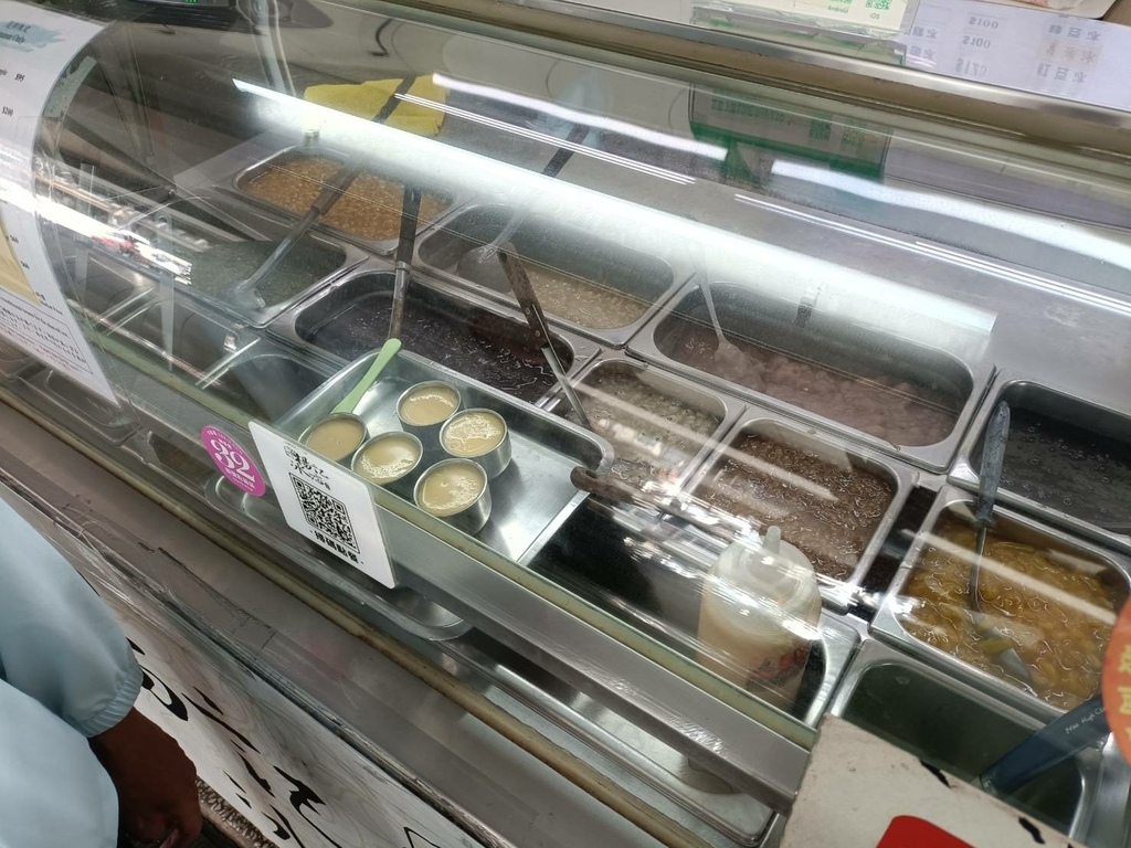 西門町消暑聖地!楊記冰店經典古早味刨冰,Q彈三Q冰重現爸媽年代回憶。