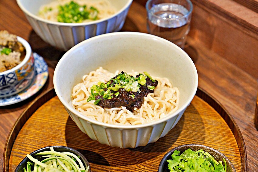 【台北】王李氏炸醬麵,松露野菇醬,爽口蔥香拌麵,台北特色麵食館推薦