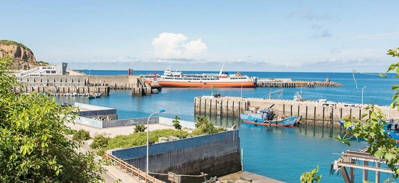 【馬祖東引美食】鹹味島合作社.忠誠門後的東引藍.魚露工寮老屋大翻身.東引最佳發呆地點