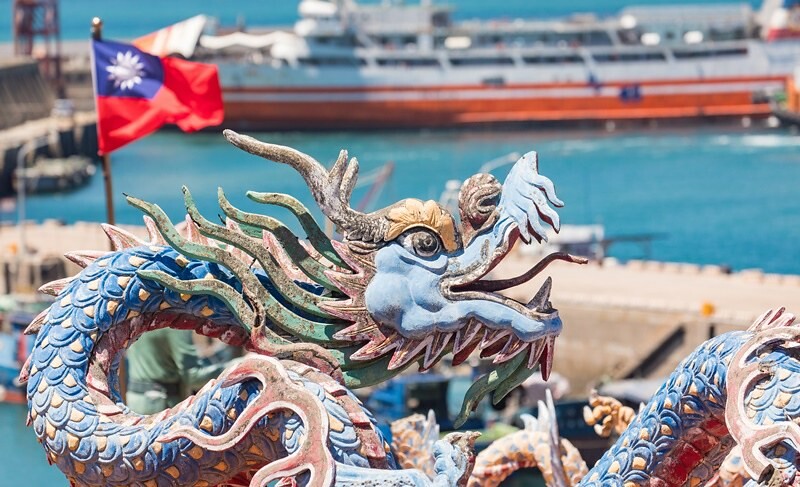 【馬祖東引美食】鹹味島合作社.忠誠門後的東引藍.魚露工寮老屋大翻身.東引最佳發呆地點