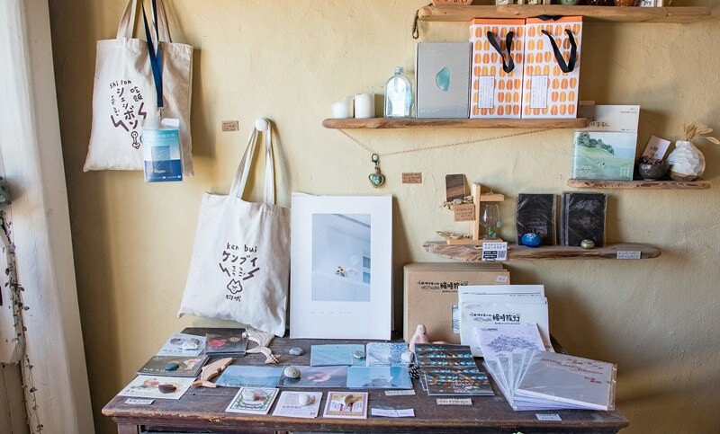 【馬祖東引美食】鹹味島合作社.忠誠門後的東引藍.魚露工寮老屋大翻身.東引最佳發呆地點