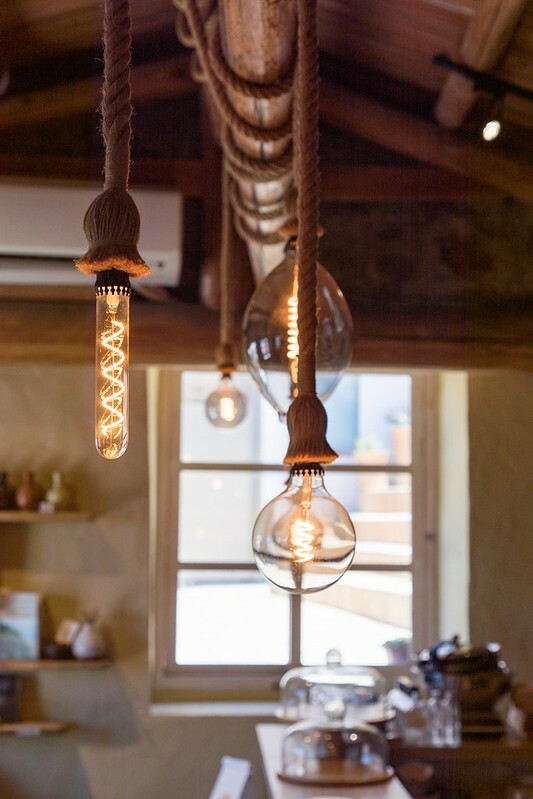 【馬祖東引美食】鹹味島合作社.忠誠門後的東引藍.魚露工寮老屋大翻身.東引最佳發呆地點