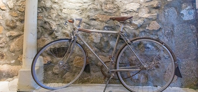 【馬祖東引美食】鹹味島合作社.忠誠門後的東引藍.魚露工寮老屋大翻身.東引最佳發呆地點