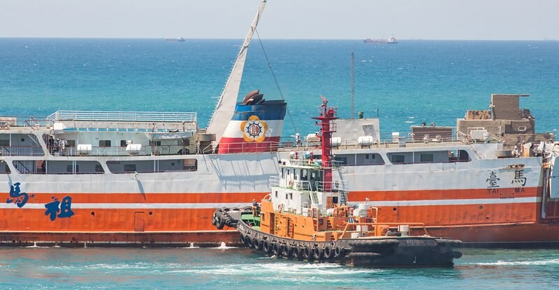 【馬祖東引美食】鹹味島合作社.忠誠門後的東引藍.魚露工寮老屋大翻身.東引最佳發呆地點