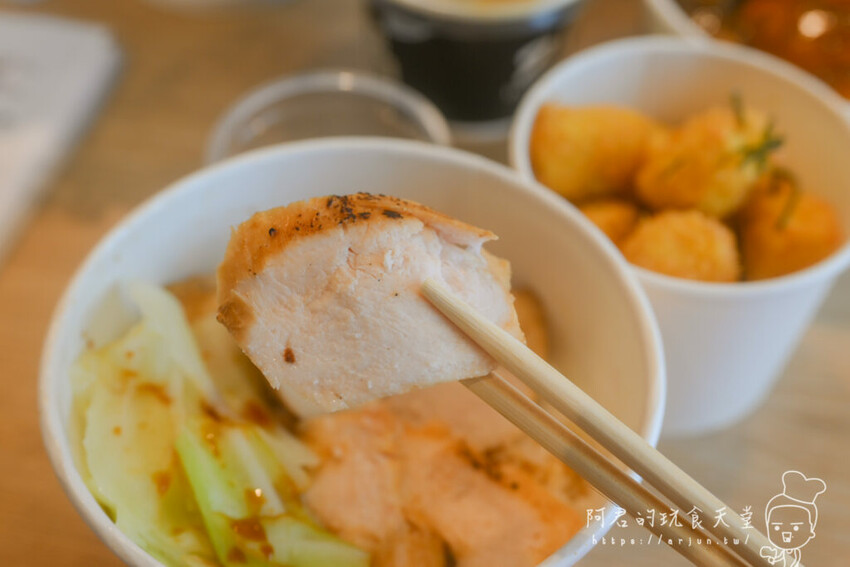 Mula Kitchens 雲端廚房｜台中隱藏版美食街？居然可以同時吃到超過十種餐飲品牌！