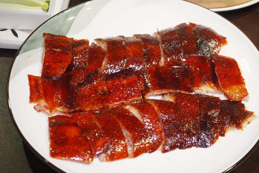 隱身師大地下室的人氣粵式料理餐廳.超推掛爐片皮鴨.五星級餐點水準親民價位.母親節聚餐餐廳推薦.菜單/價格♥