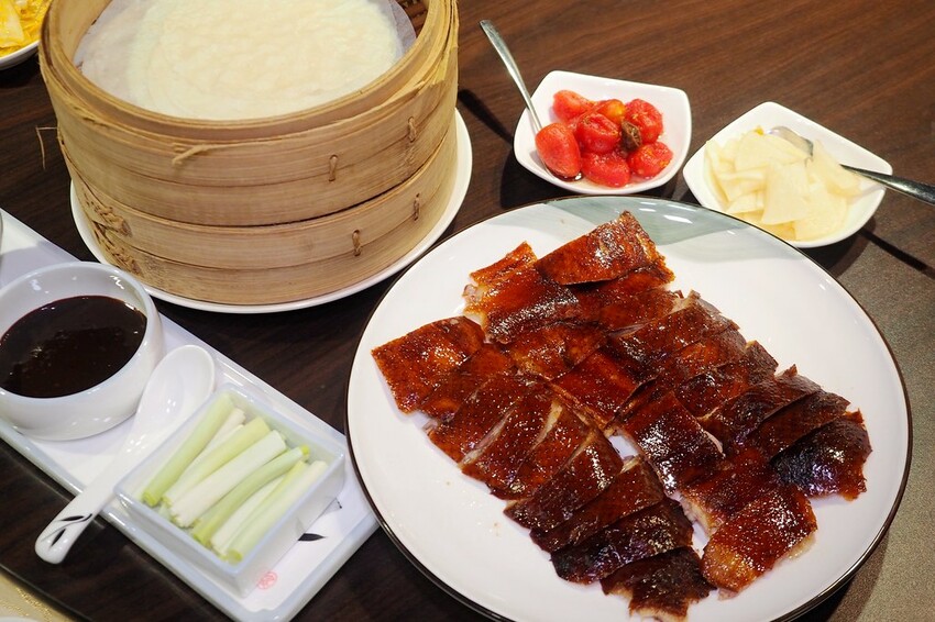 隱身師大地下室的人氣粵式料理餐廳.超推掛爐片皮鴨.五星級餐點水準親民價位.母親節聚餐餐廳推薦.菜單/價格♥