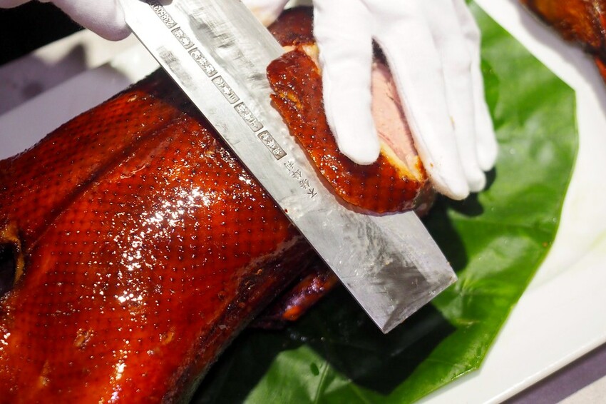 隱身師大地下室的人氣粵式料理餐廳.超推掛爐片皮鴨.五星級餐點水準親民價位.母親節聚餐餐廳推薦.菜單/價格♥