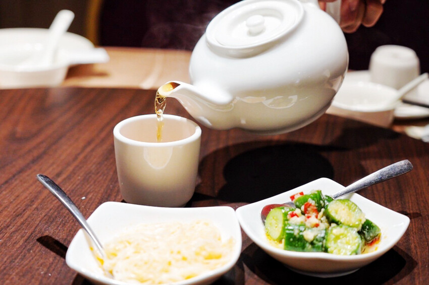 藏在師大B1港式餐廳!烤鴨有5斤重!一鴨兩吃像四吃,每日一早現做限量港點好好味~