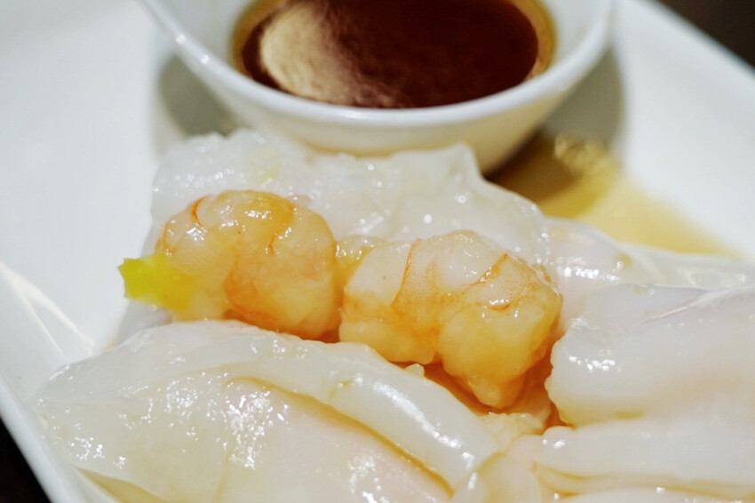 藏在師大B1港式餐廳!烤鴨有5斤重!一鴨兩吃像四吃,每日一早現做限量港點好好味~