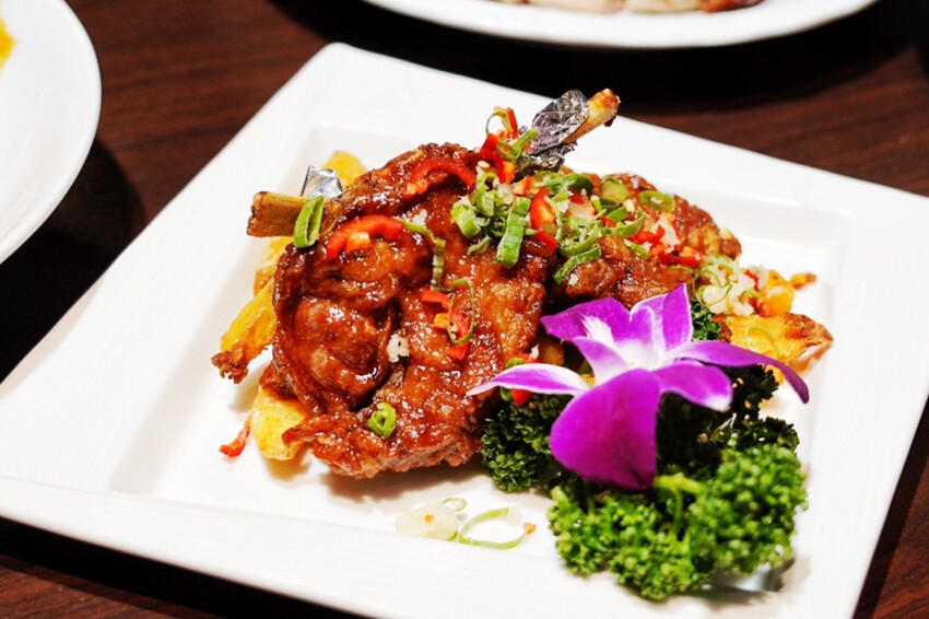 藏在師大B1港式餐廳!烤鴨有5斤重!一鴨兩吃像四吃,每日一早現做限量港點好好味~