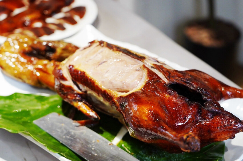 藏在師大B1港式餐廳!烤鴨有5斤重!一鴨兩吃像四吃,每日一早現做限量港點好好味~