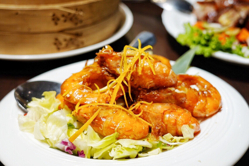 藏在師大B1港式餐廳!烤鴨有5斤重!一鴨兩吃像四吃,每日一早現做限量港點好好味~