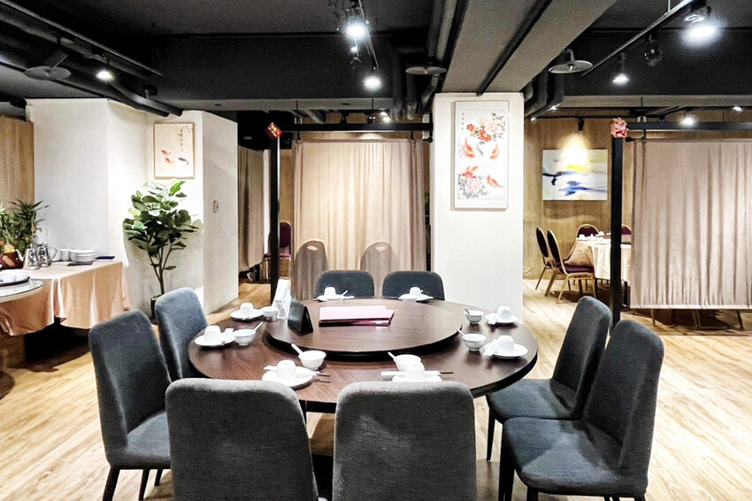 藏在師大B1港式餐廳!烤鴨有5斤重!一鴨兩吃像四吃,每日一早現做限量港點好好味~