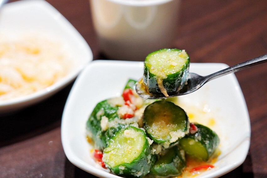 藏在師大B1港式餐廳!烤鴨有5斤重!一鴨兩吃像四吃,每日一早現做限量港點好好味~