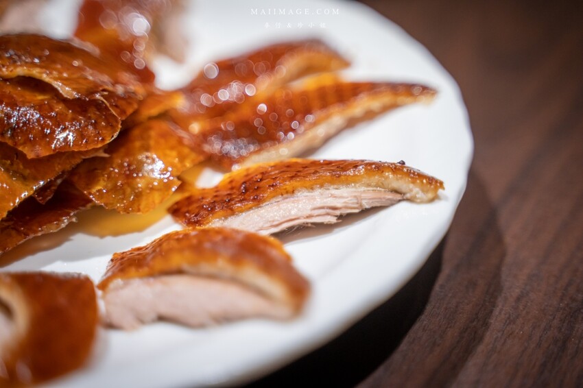台北美食｜水粵香～台北師範大學裡的經典粵菜餐廳！片皮烤鴨一鴨兩吃皮脆多汁，必點～還有隱藏版吃法，台北