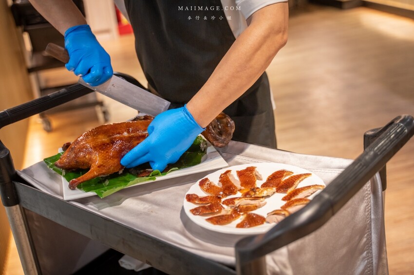 台北美食｜水粵香～台北師範大學裡的經典粵菜餐廳！片皮烤鴨一鴨兩吃皮脆多汁，必點～還有隱藏版吃法，台北