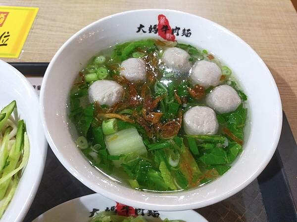 鶯歌美食廣場大媽牛肉麵~料多味美~打出平價好口碑~給您滿滿的