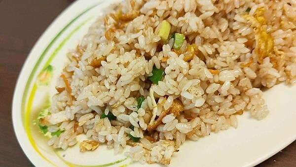 松典小吃店|炒飯加飯只要55元,超大份量又香又好吃