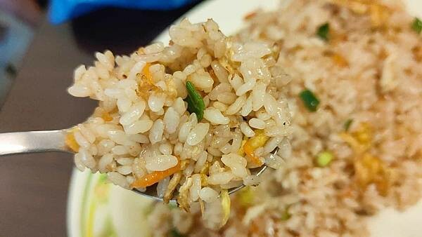 松典小吃店|炒飯加飯只要55元,超大份量又香又好吃