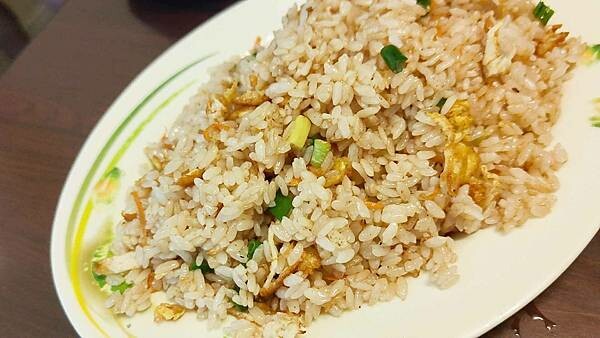 松典小吃店|炒飯加飯只要55元,超大份量又香又好吃