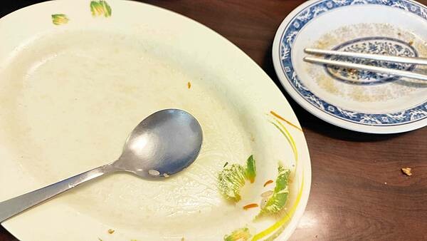 松典小吃店|炒飯加飯只要55元,超大份量又香又好吃