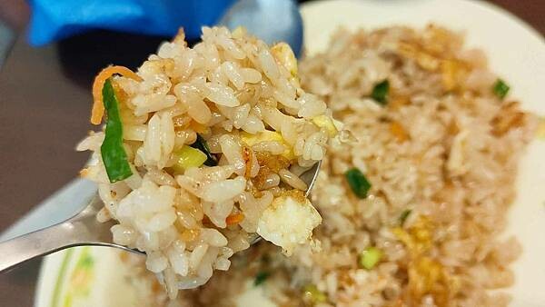 松典小吃店|炒飯加飯只要55元,超大份量又香又好吃