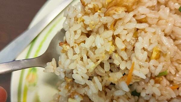 松典小吃店|炒飯加飯只要55元,超大份量又香又好吃