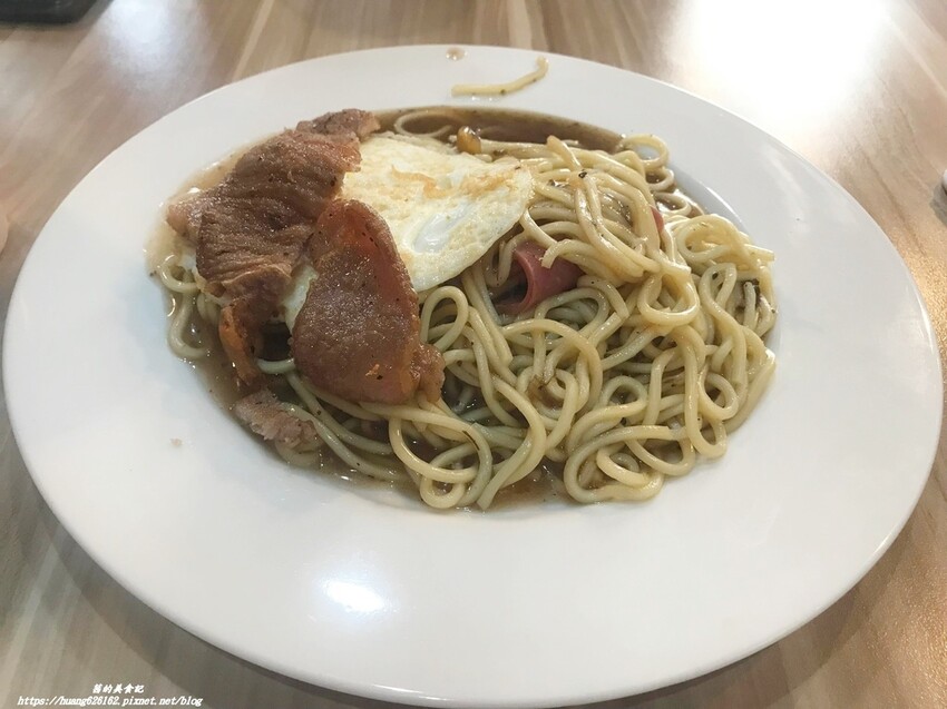 【新北三重區】三重早午餐推薦『初衷初食』"香酥抓餅套餐" 吃一餐抵二餐份量真的很大~