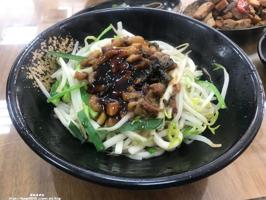 【新北八里區】八里美食『京燕子牛肉麵』八里牛肉麵 乾麵推薦~