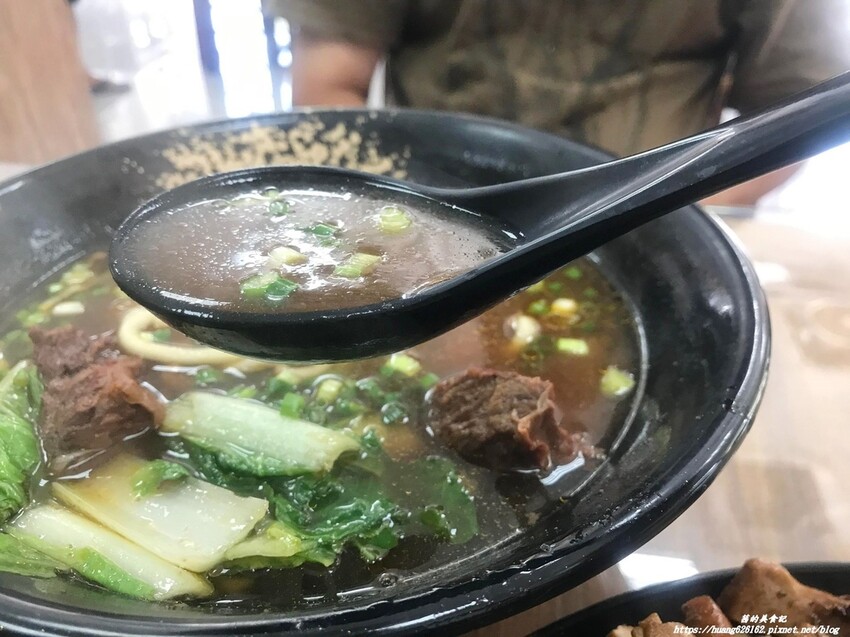 【新北八里區】八里美食『京燕子牛肉麵』八里牛肉麵 乾麵推薦~
