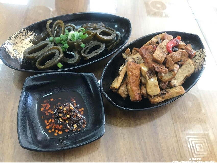 【新北八里區】八里美食『京燕子牛肉麵』八里牛肉麵 乾麵推薦~