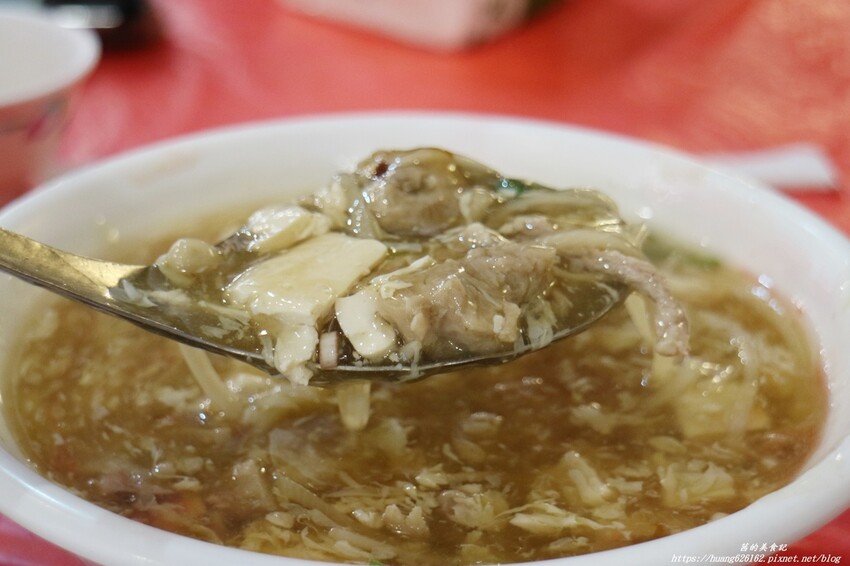 【新北深坑區】深坑美食『八家深坑臭豆腐』場地很大,有附設包廂及停車場~