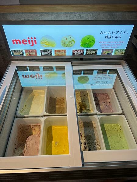 (淡水美食)築間幸福鍋物 淡水新市店 淡水美食火鍋推薦 築間淡水首間店 營業到凌晨四點 蔬菜火鍋料自助吧 飲