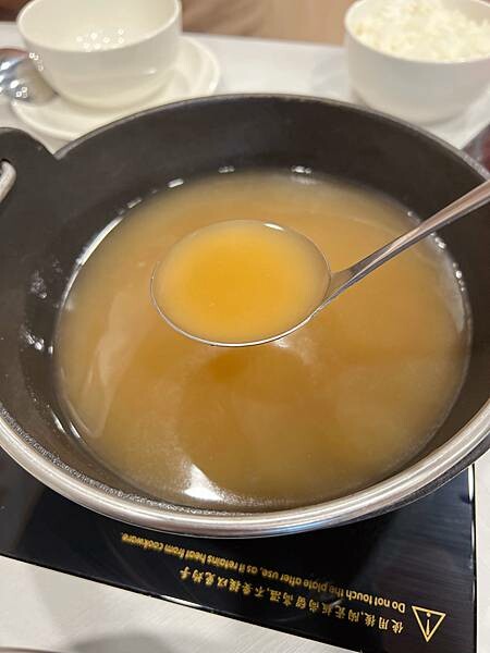 (淡水美食)築間幸福鍋物 淡水新市店 淡水美食火鍋推薦 築間淡水首間店 營業到凌晨四點 蔬菜火鍋料自助吧 飲