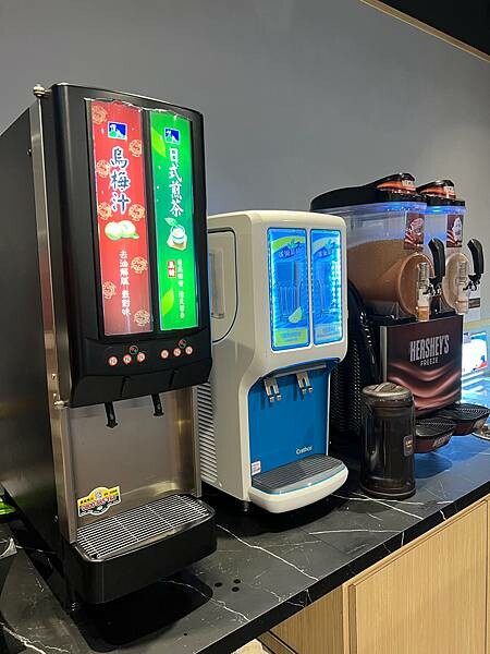 (淡水美食)築間幸福鍋物 淡水新市店 淡水美食火鍋推薦 築間淡水首間店 營業到凌晨四點 蔬菜火鍋料自助吧 飲