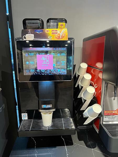 (淡水美食)築間幸福鍋物 淡水新市店 淡水美食火鍋推薦 築間淡水首間店 營業到凌晨四點 蔬菜火鍋料自助吧 飲