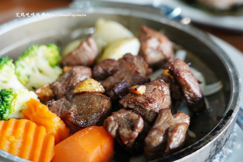 連鎖氣派日料名店！炒烏龍麵100元、炸蝦蓋飯也只要150元，威士忌菲力直接震撼全場～