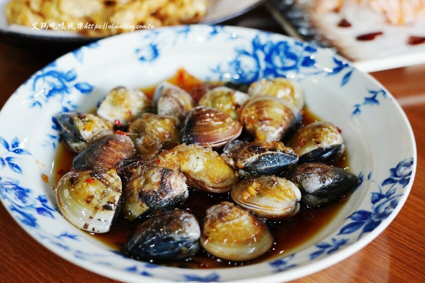 連鎖氣派日料名店！炒烏龍麵100元、炸蝦蓋飯也只要150元，威士忌菲力直接震撼全場～