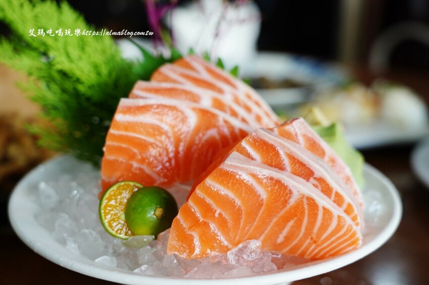 連鎖氣派日料名店！炒烏龍麵100元、炸蝦蓋飯也只要150元，威士忌菲力直接震撼全場～