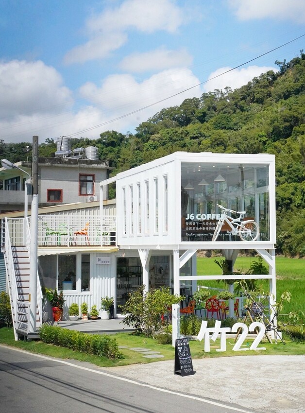 【J6 Coffee】新竹芎林竹22鄉道上新開幕貨櫃咖啡廳,提供插座、免費wifi,想要遠離城市的喧囂,安享靜謐的午後時光,來這就對了! - 阿華田的美食日記