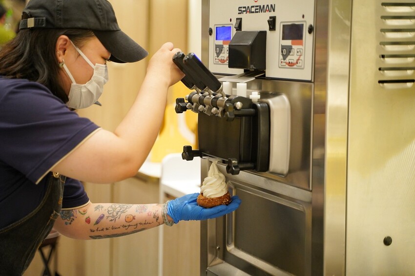 新竹下午茶推薦「品好乳酪蛋糕」，脆皮多餡泡芙爽脆不膩口且真材實料，只有吃過才知道的美味！乳酪蛋糕雙層口感、雙重享受，完全是送禮自吃兩相宜～ - 阿華田的美食日記