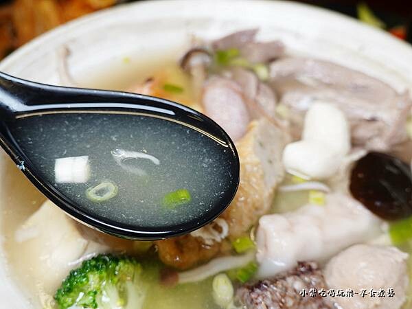 海鮮鵝肉豬肉火鍋-國鼎鵝肉火鍋八德店 (2).jpg