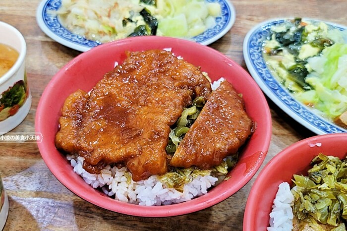 漁姬壽司專賣║興大高CP值美食，狂推激香燒豚丼、炙燒鮭魚握壽司，平價日式料理就在這！！