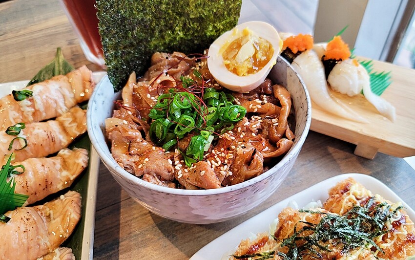 漁姬壽司專賣║興大高CP值美食，狂推激香燒豚丼、炙燒鮭魚握壽司，平價日式料理就在這！！